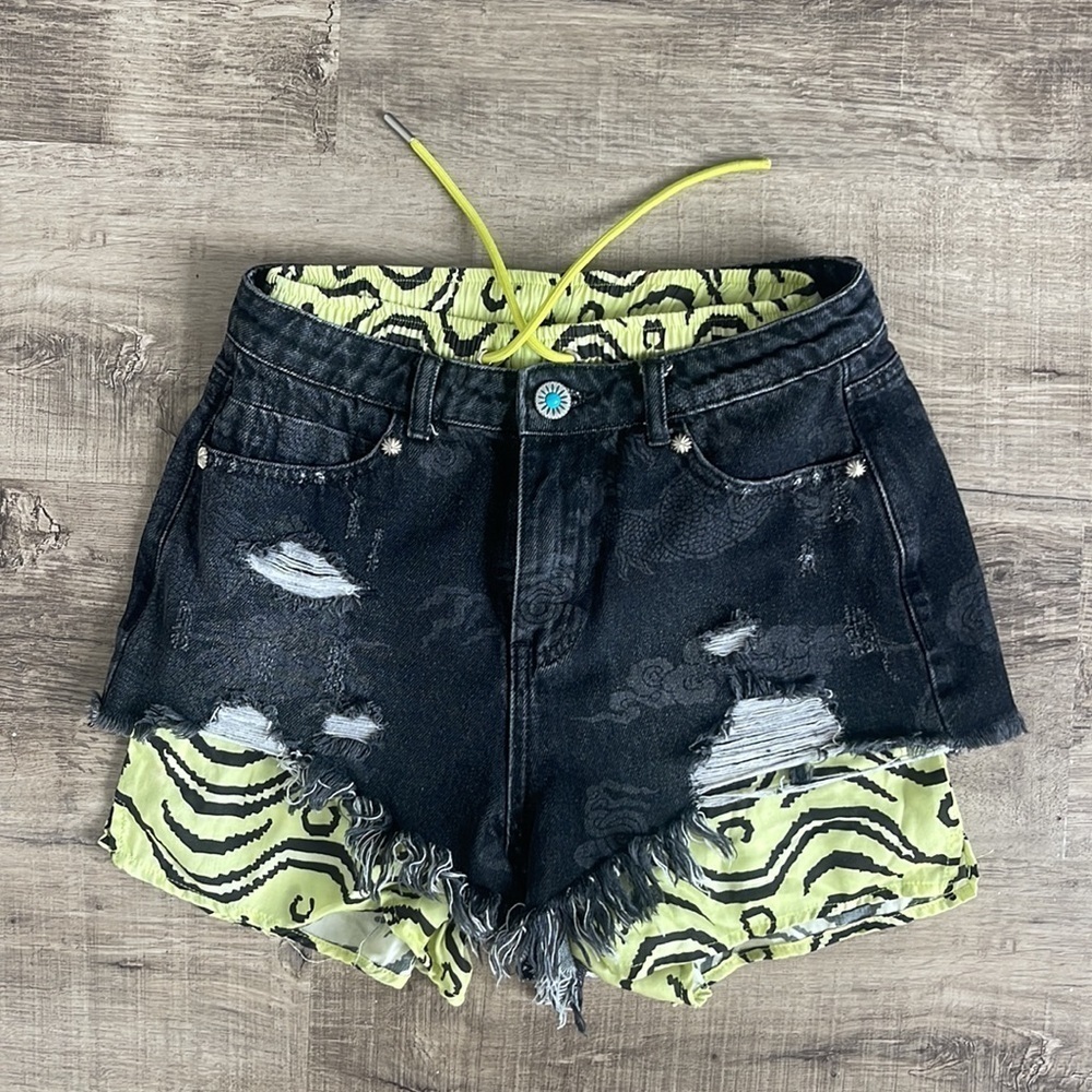 Mukzin double shorts